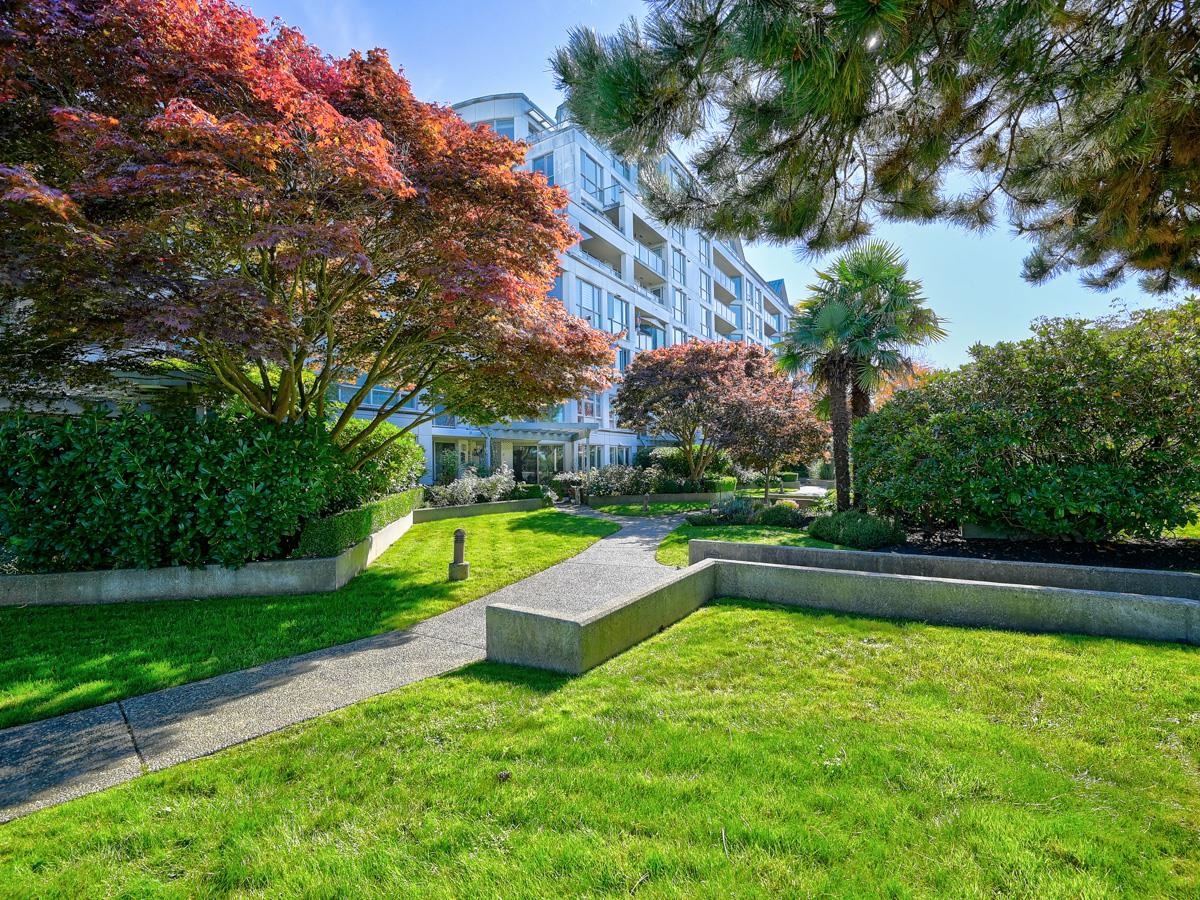 201 5860 DOVER CRESCENT Unit: 201