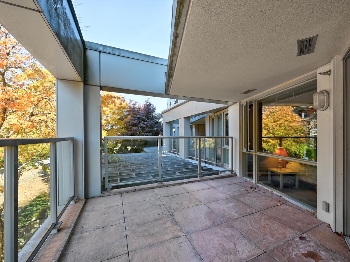 201 5860 DOVER CRESCENT Unit: 201