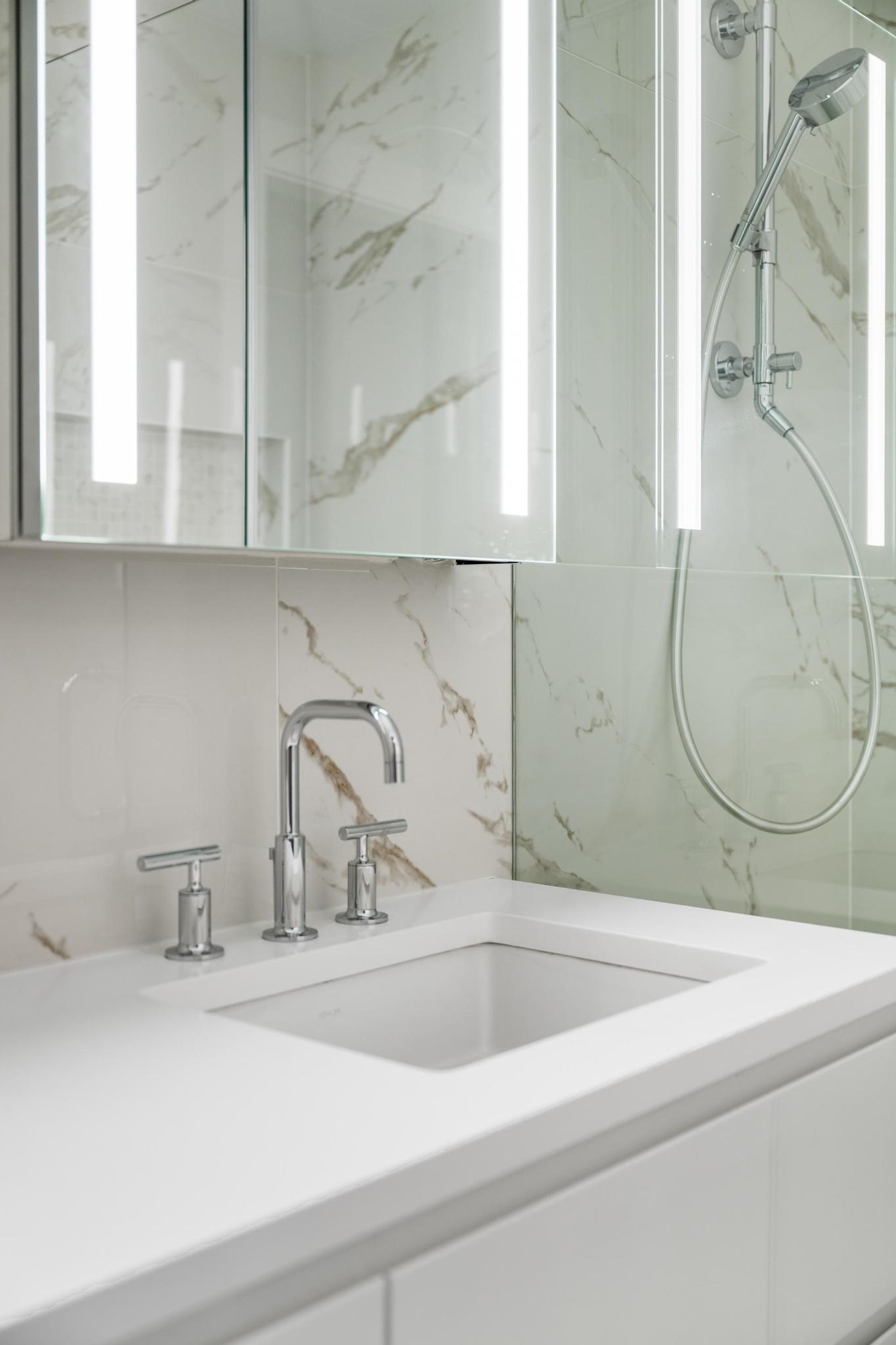 302 2888 ARBUTUS STREET Unit: 302