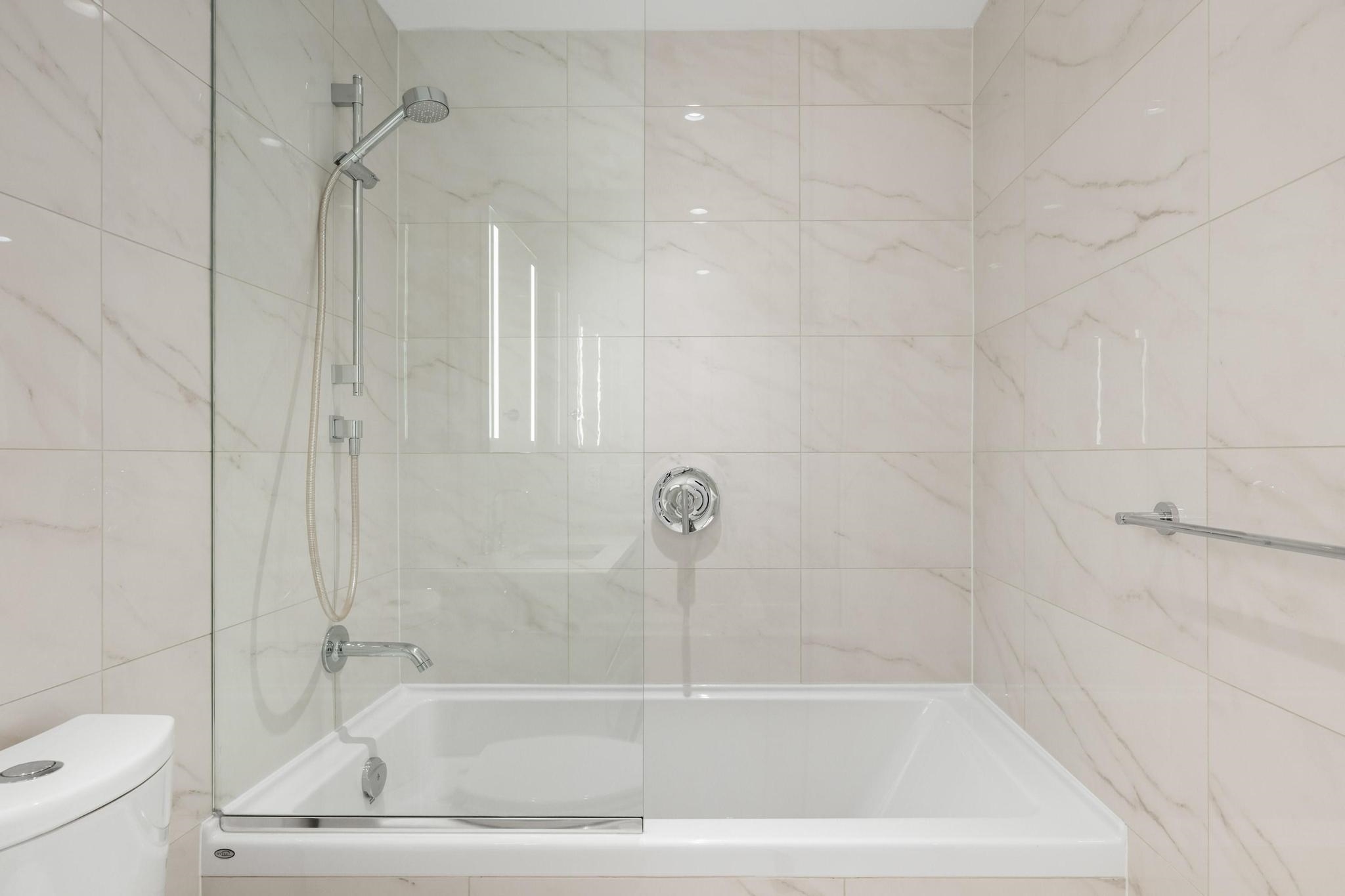 302 2888 ARBUTUS STREET Unit: 302