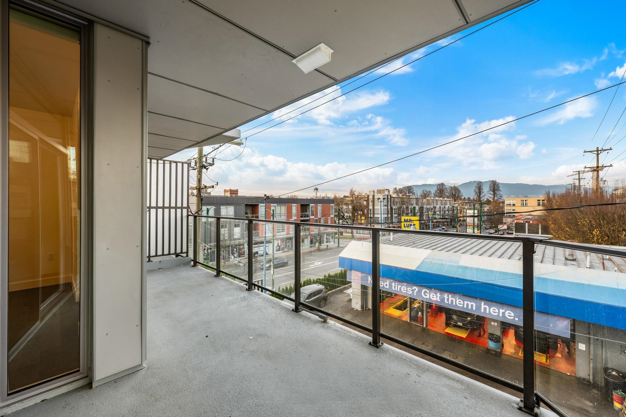 302 2888 ARBUTUS STREET Unit: 302