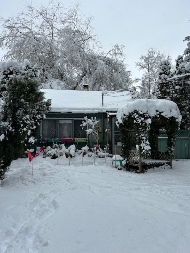 11821 GLENHURST STREET