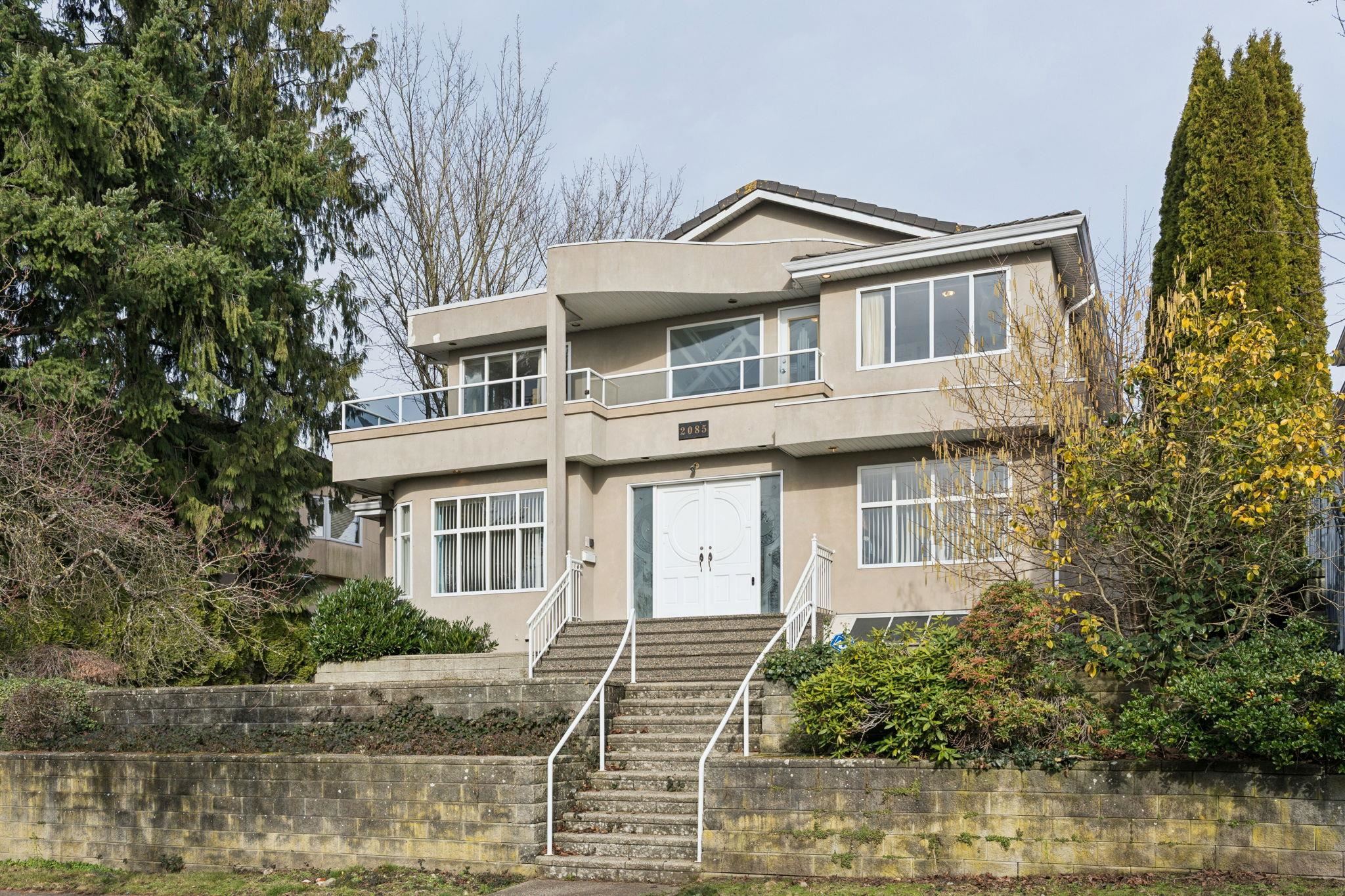 2085 QUALICUM DRIVE