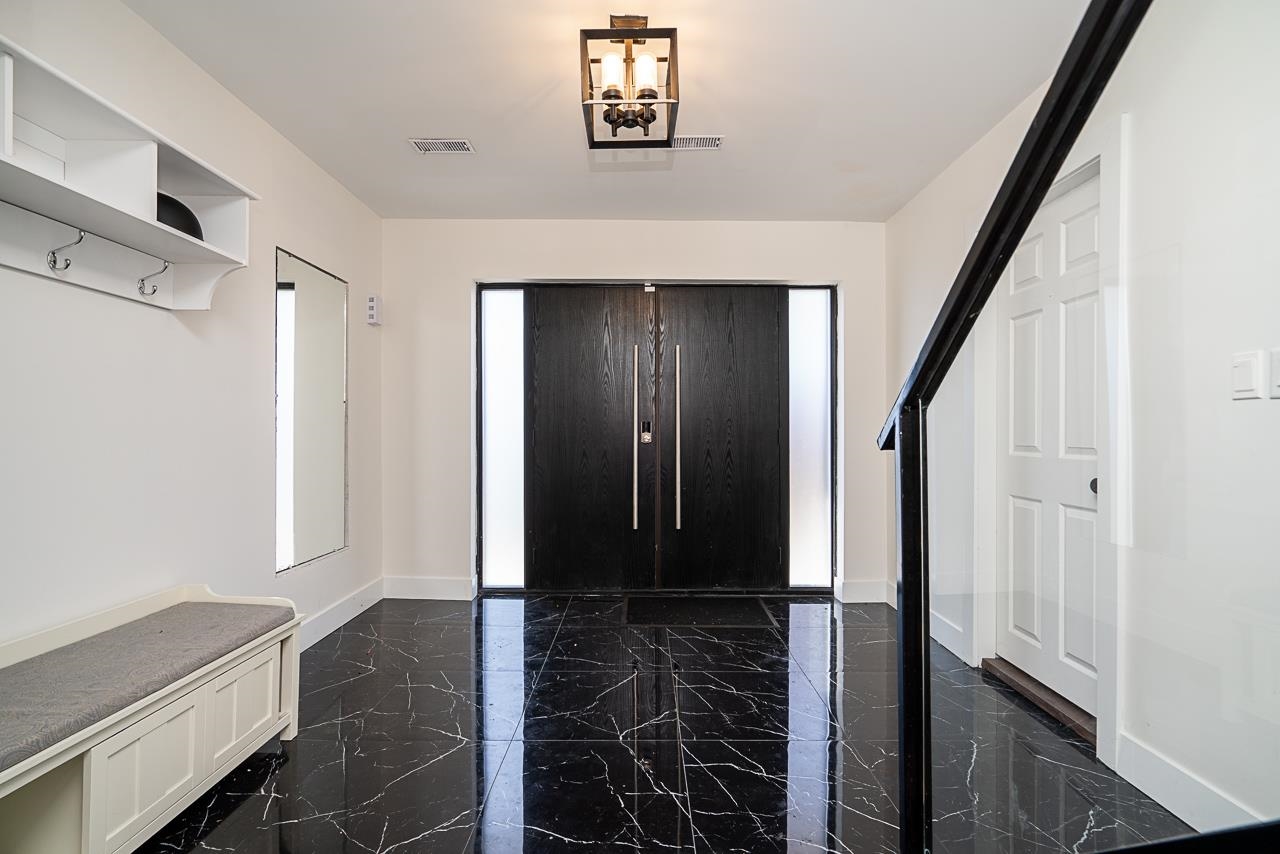 220 N GROSVENOR AVENUE