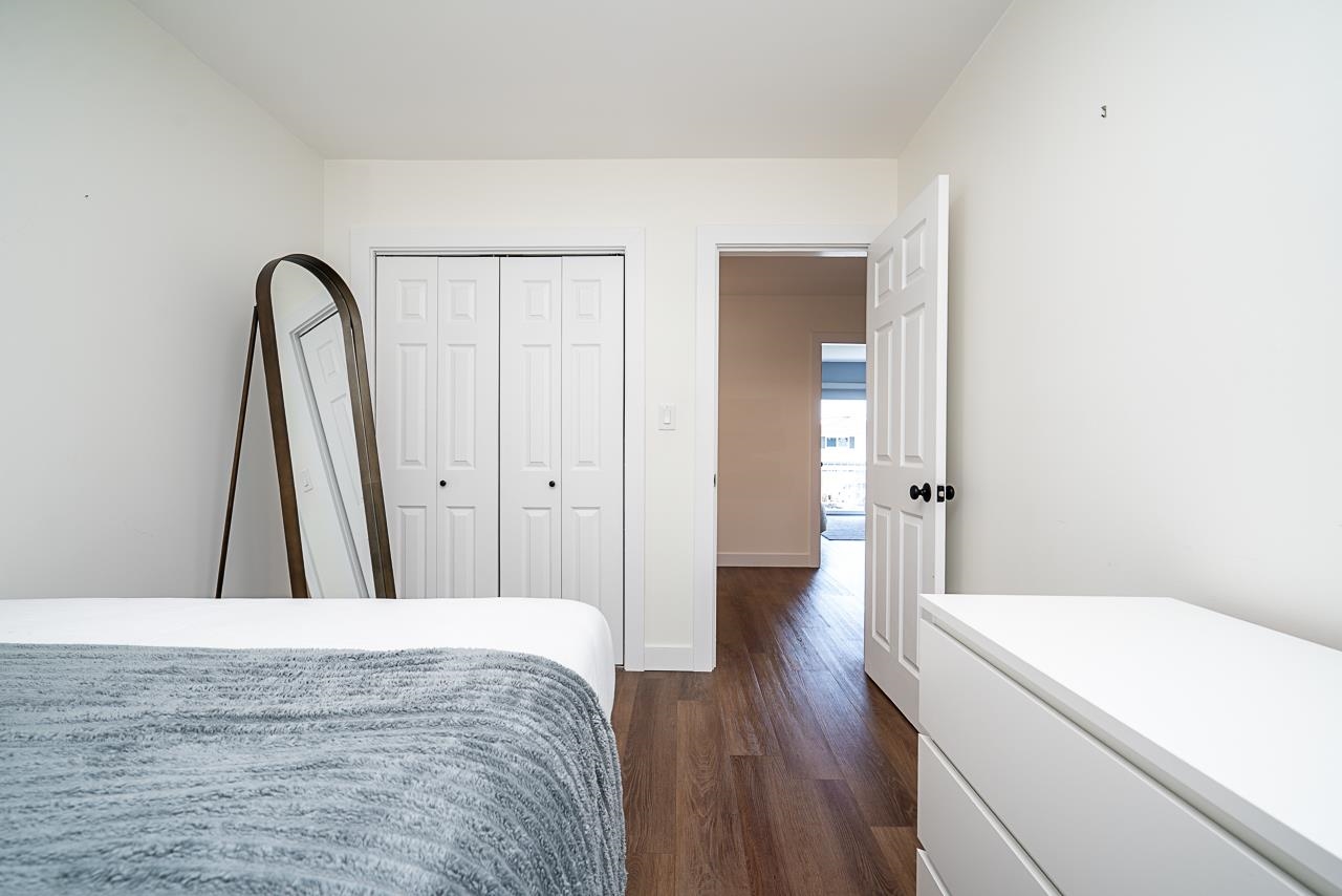 220 N GROSVENOR AVENUE