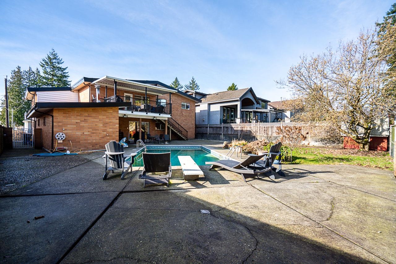 220 N GROSVENOR AVENUE