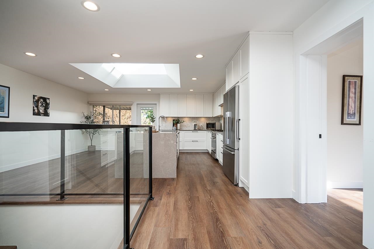 220 N GROSVENOR AVENUE