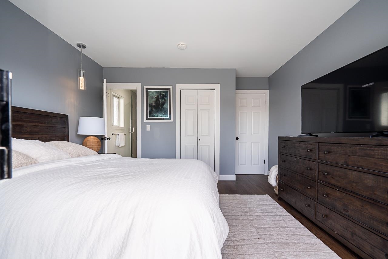 220 N GROSVENOR AVENUE