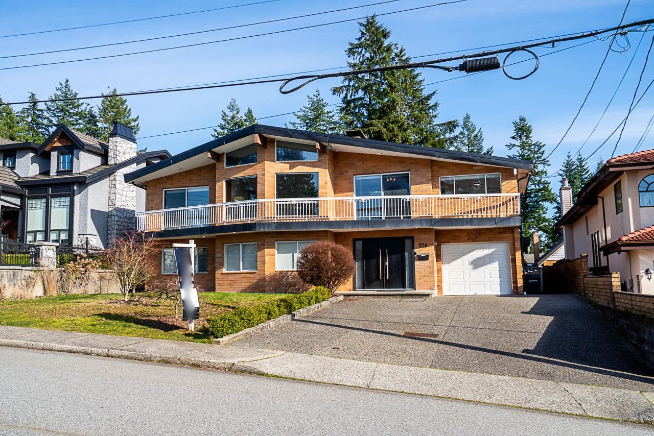 220 N GROSVENOR AVENUE