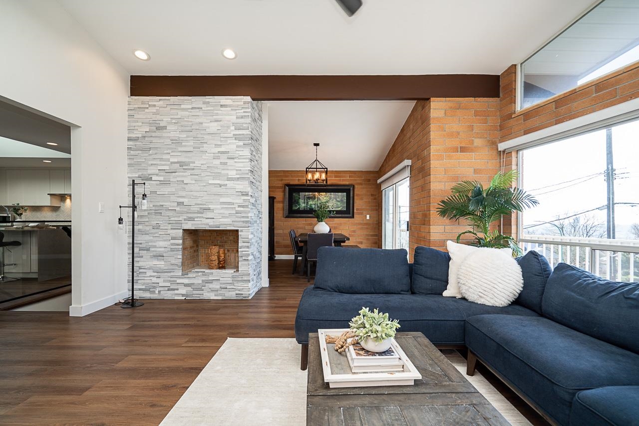 220 N GROSVENOR AVENUE