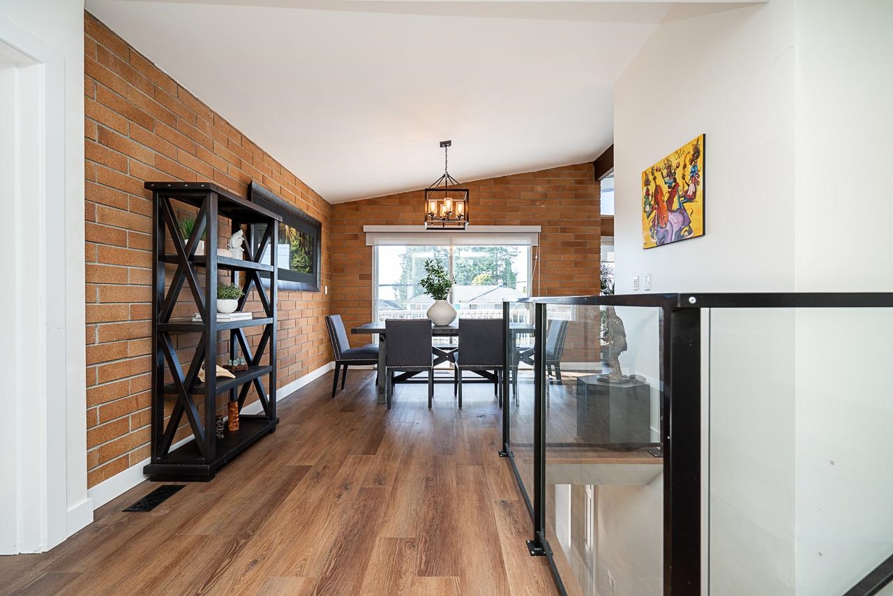 220 N GROSVENOR AVENUE