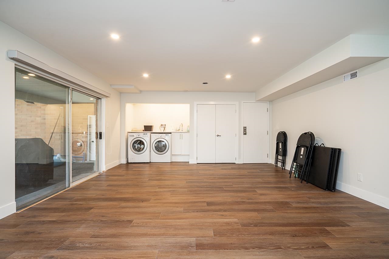 220 N GROSVENOR AVENUE