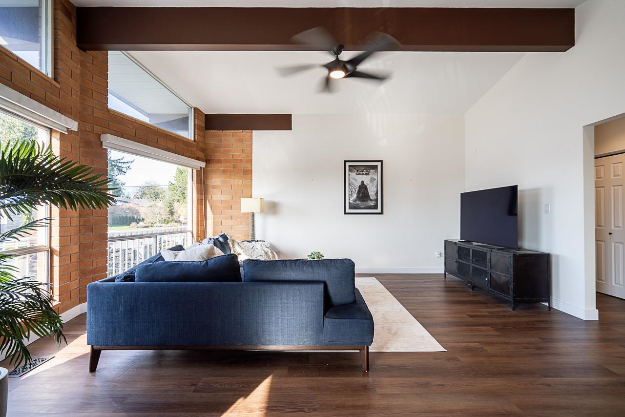 220 N GROSVENOR AVENUE