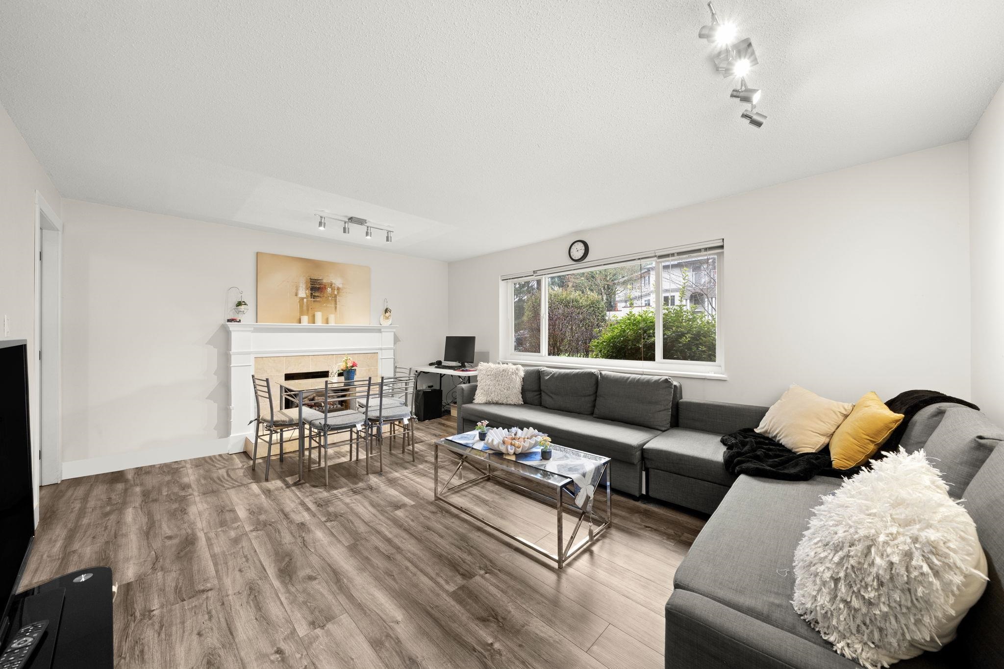 2622 SHAFTSBURY AVENUE