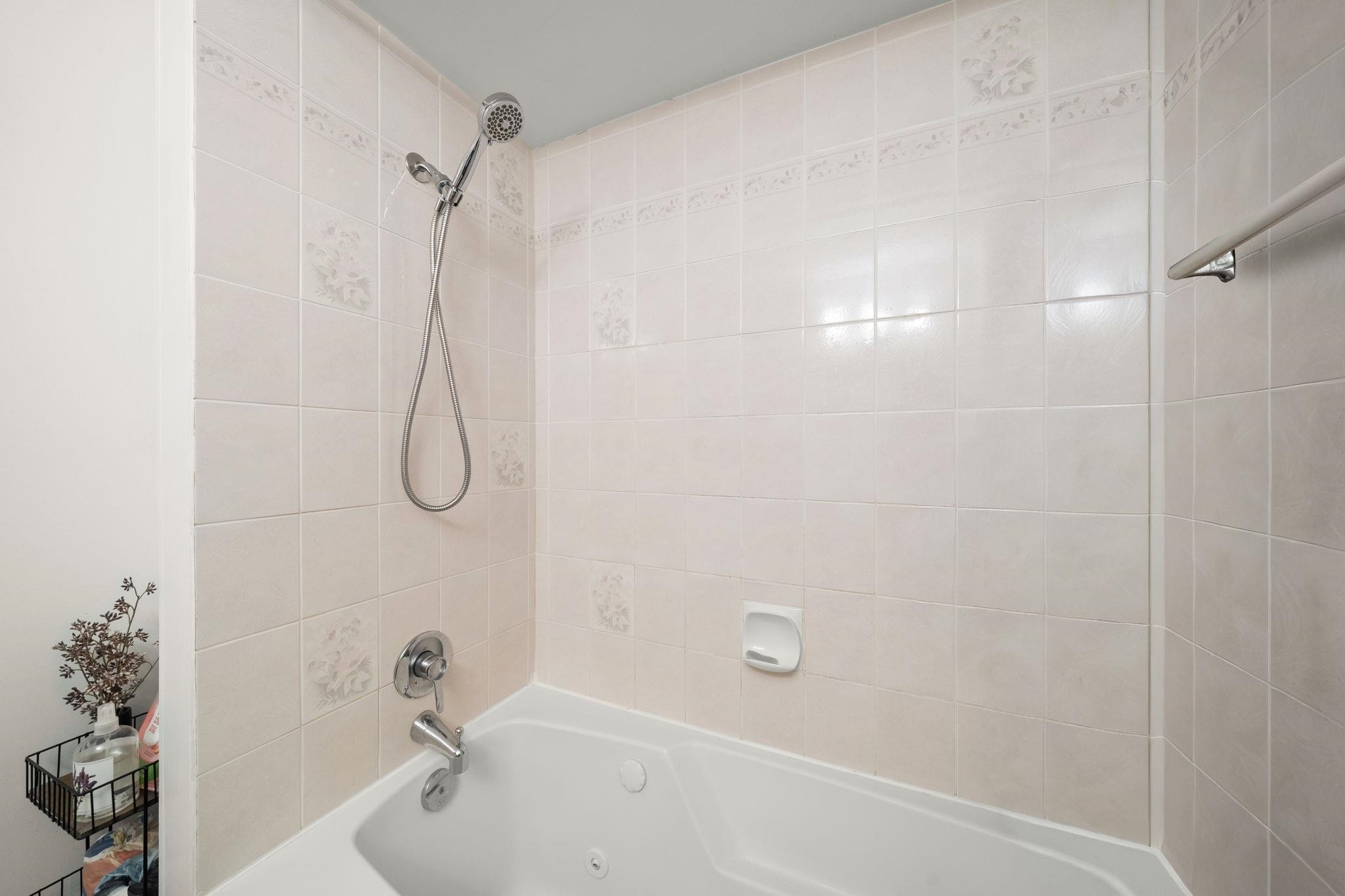 2622 SHAFTSBURY AVENUE