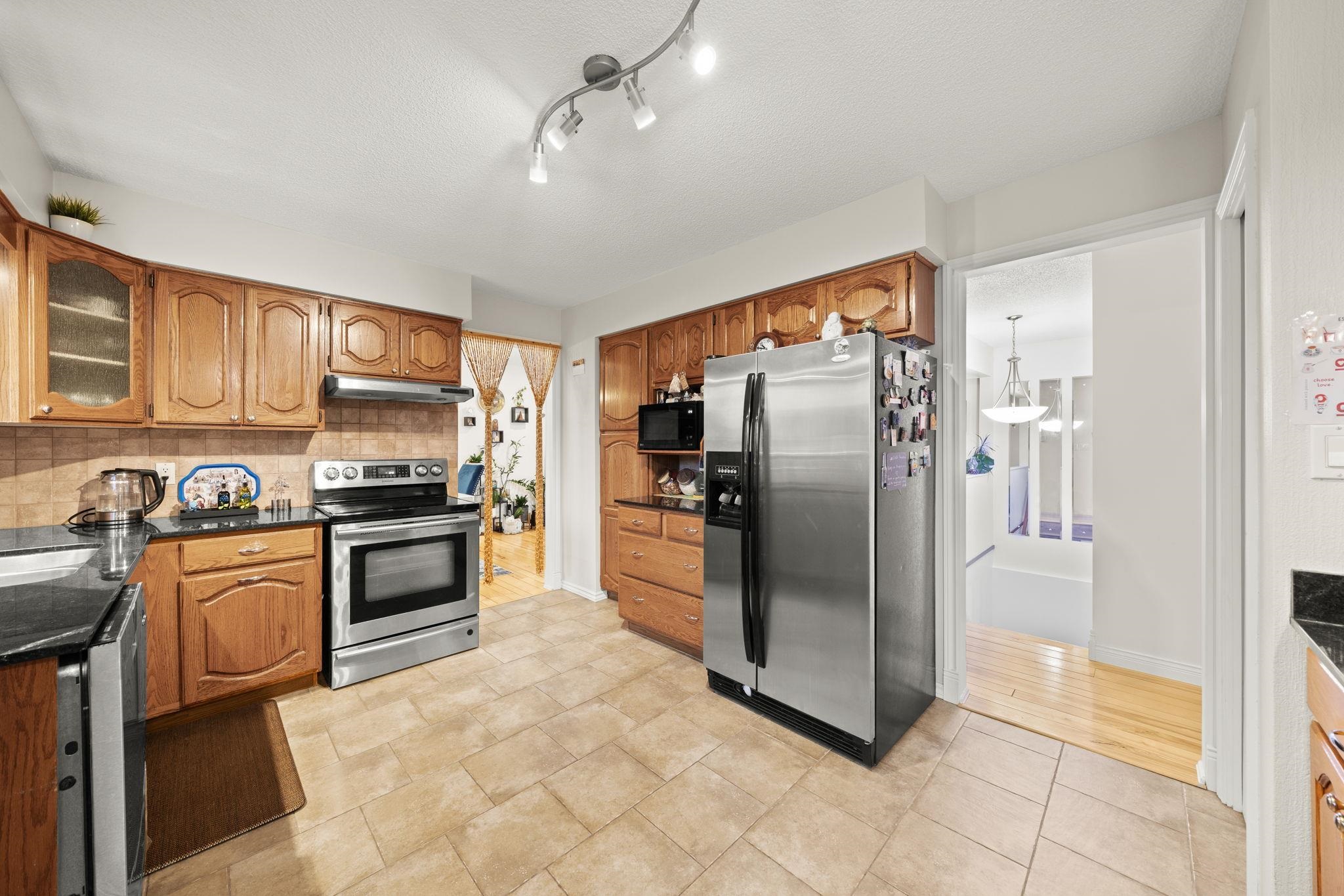 2622 SHAFTSBURY AVENUE