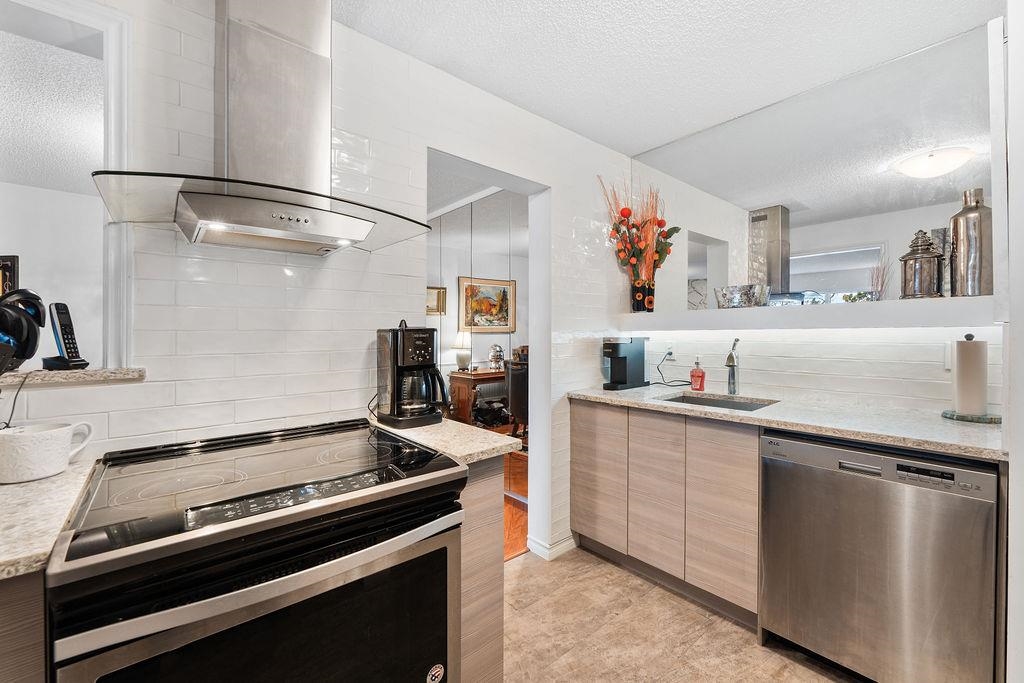 305 10240 RYAN ROAD Unit: 305