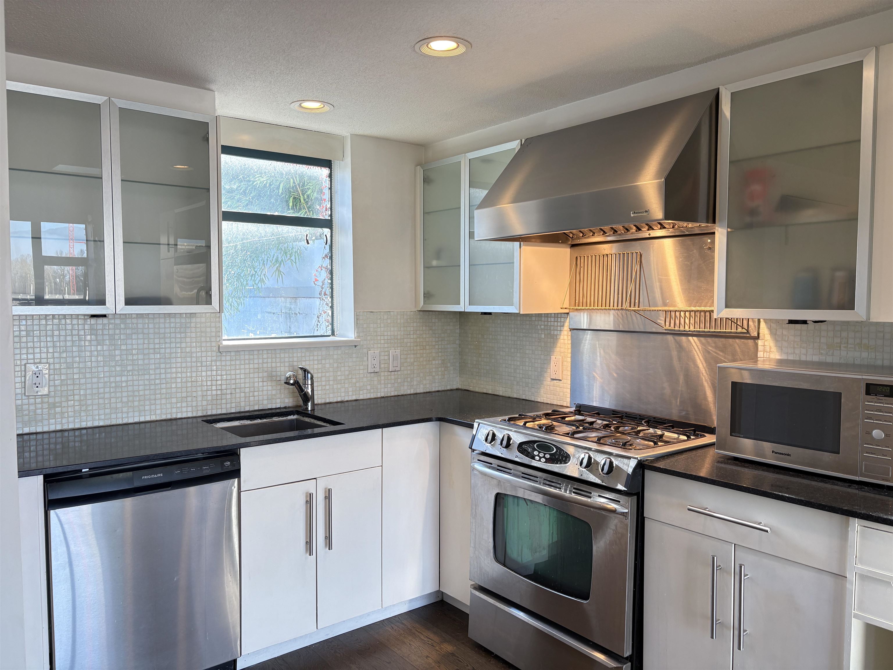 408 1630 W 1ST AVENUE Unit: 408