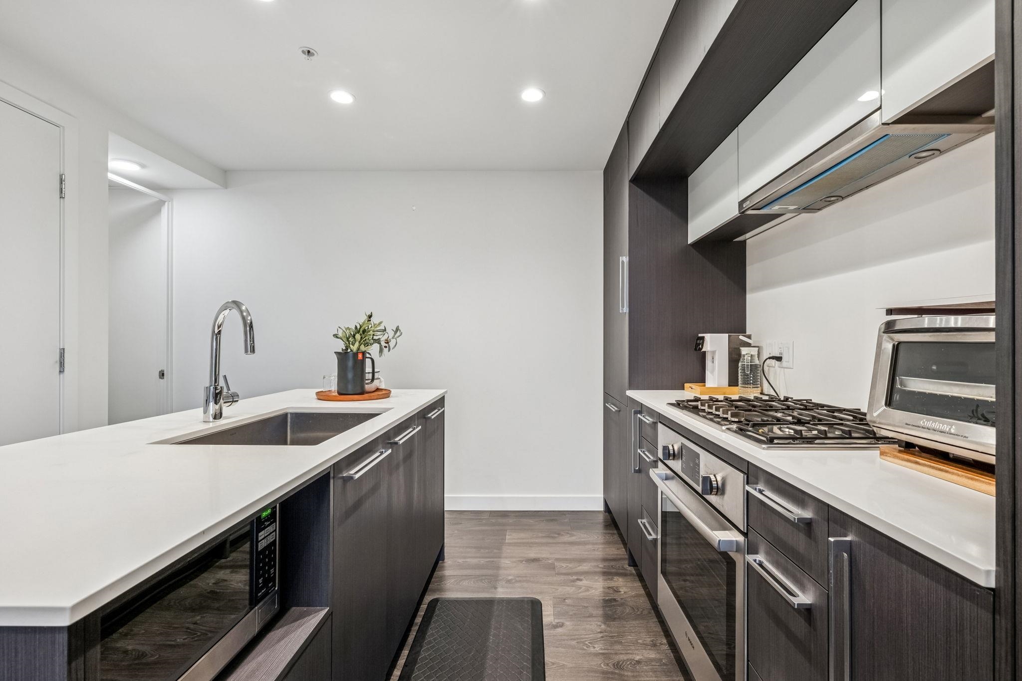 1209 5580 NO. 3 ROAD Unit: 1209