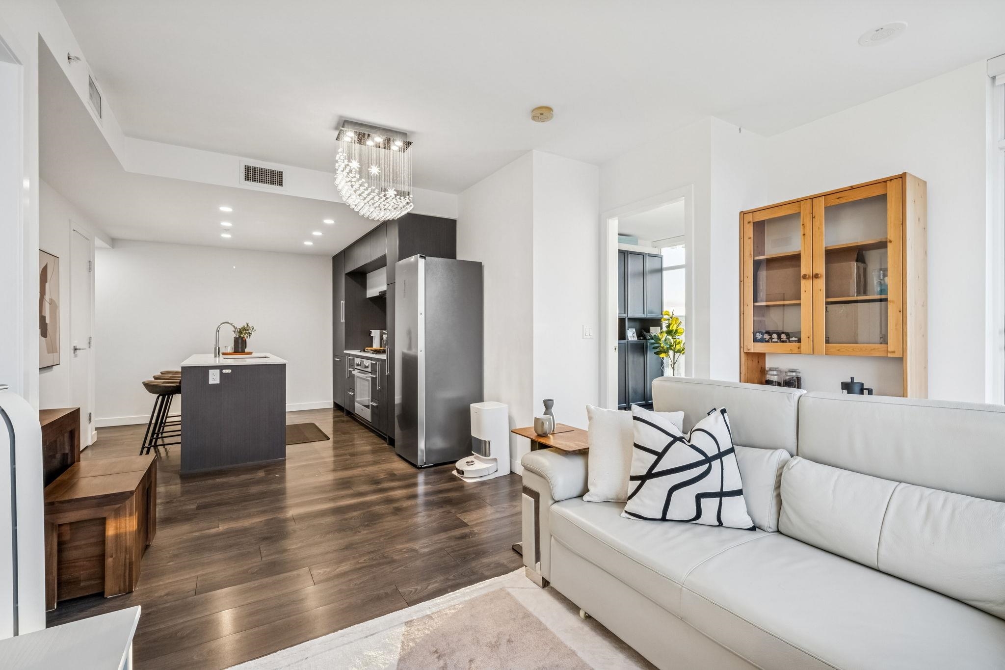 1209 5580 NO. 3 ROAD Unit: 1209