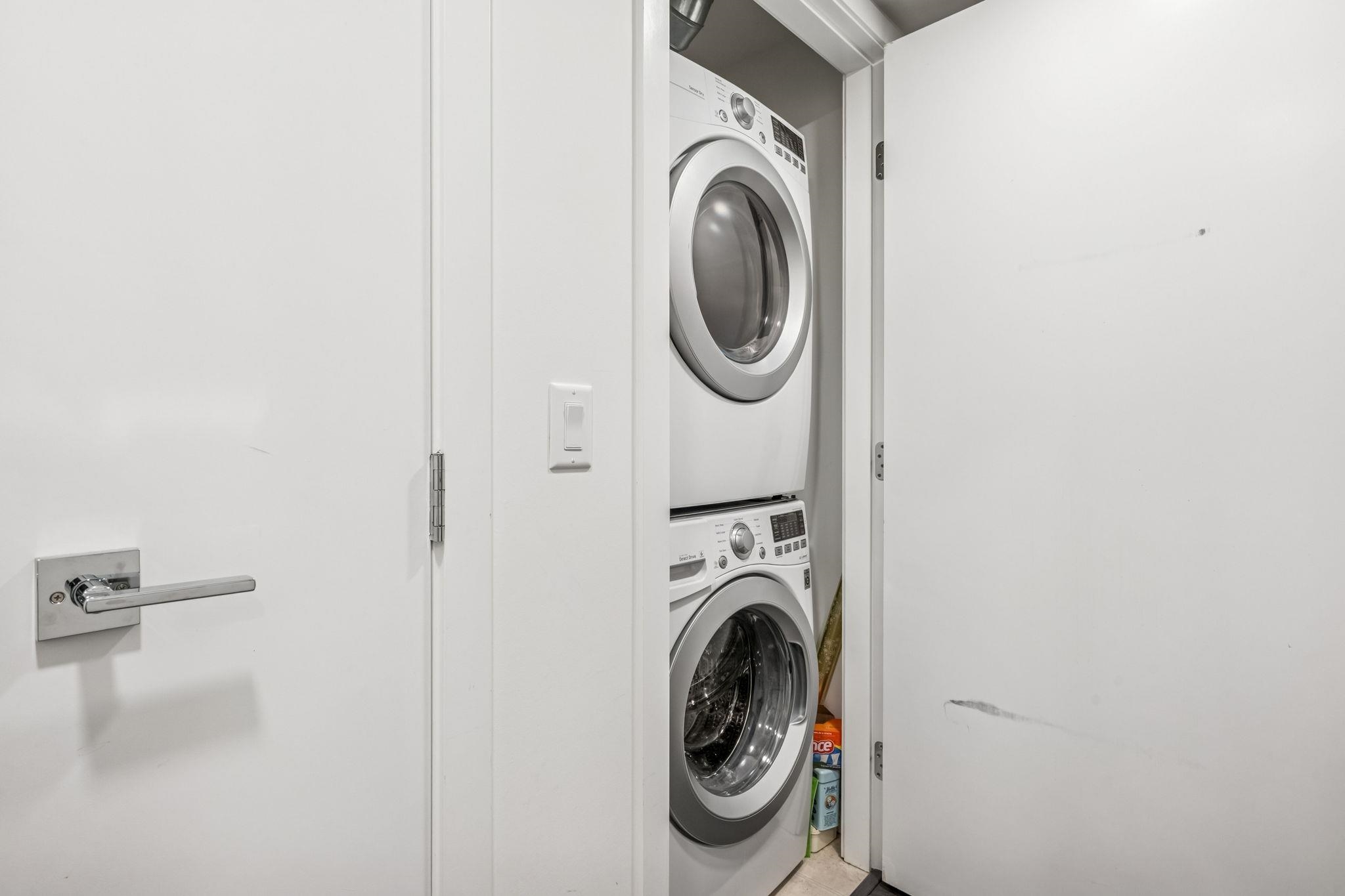 1209 5580 NO. 3 ROAD Unit: 1209