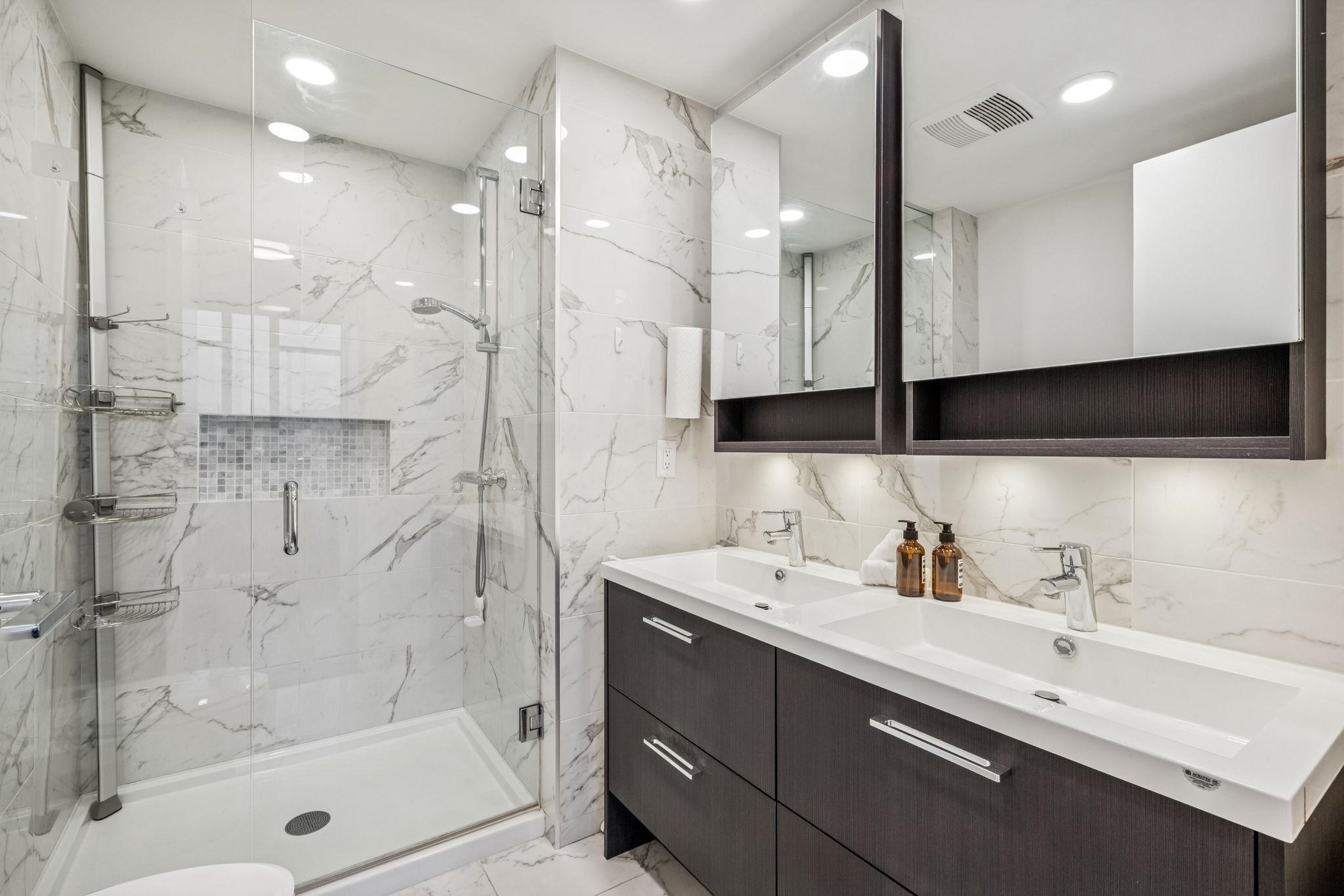 1209 5580 NO. 3 ROAD Unit: 1209