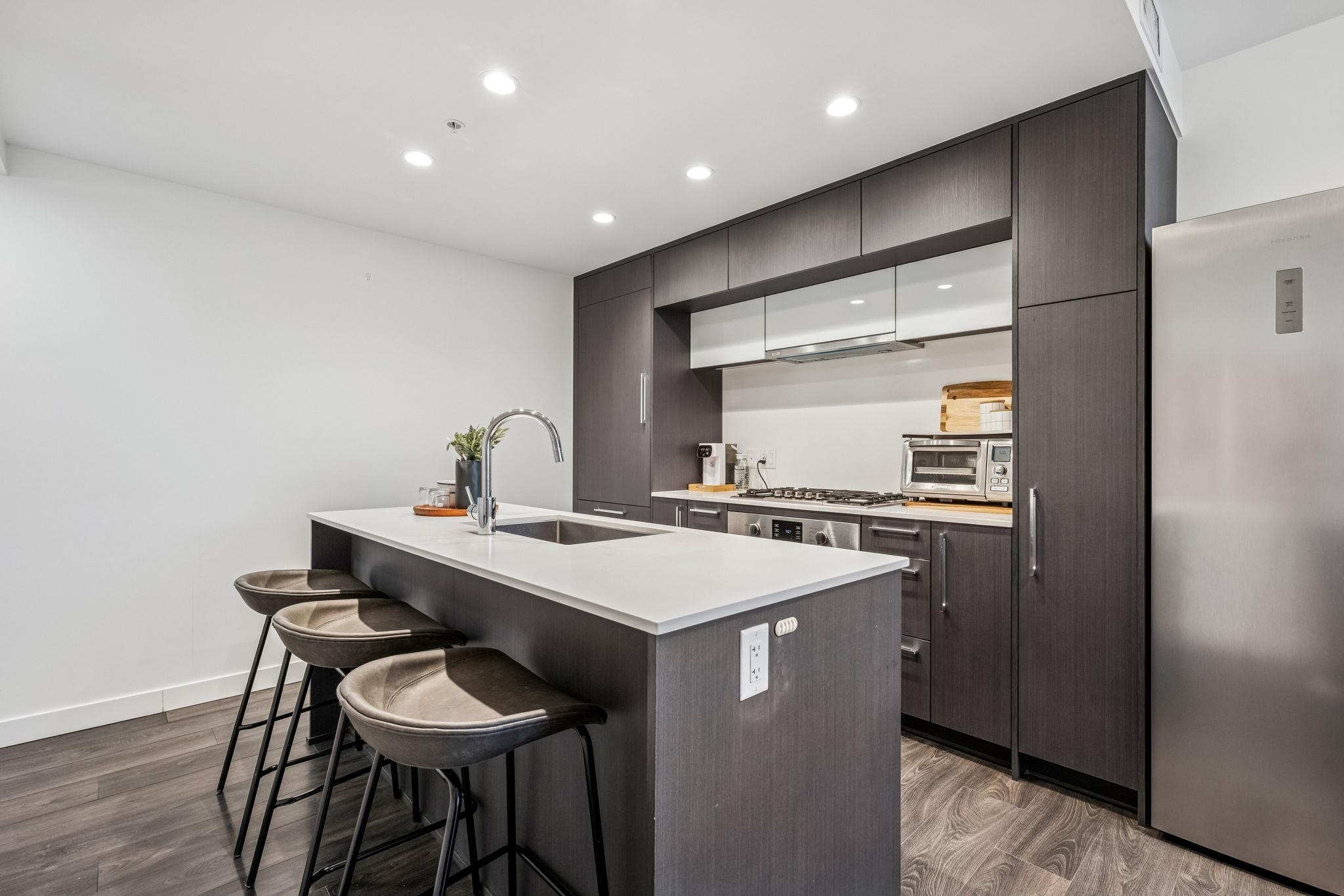 1209 5580 NO. 3 ROAD Unit: 1209