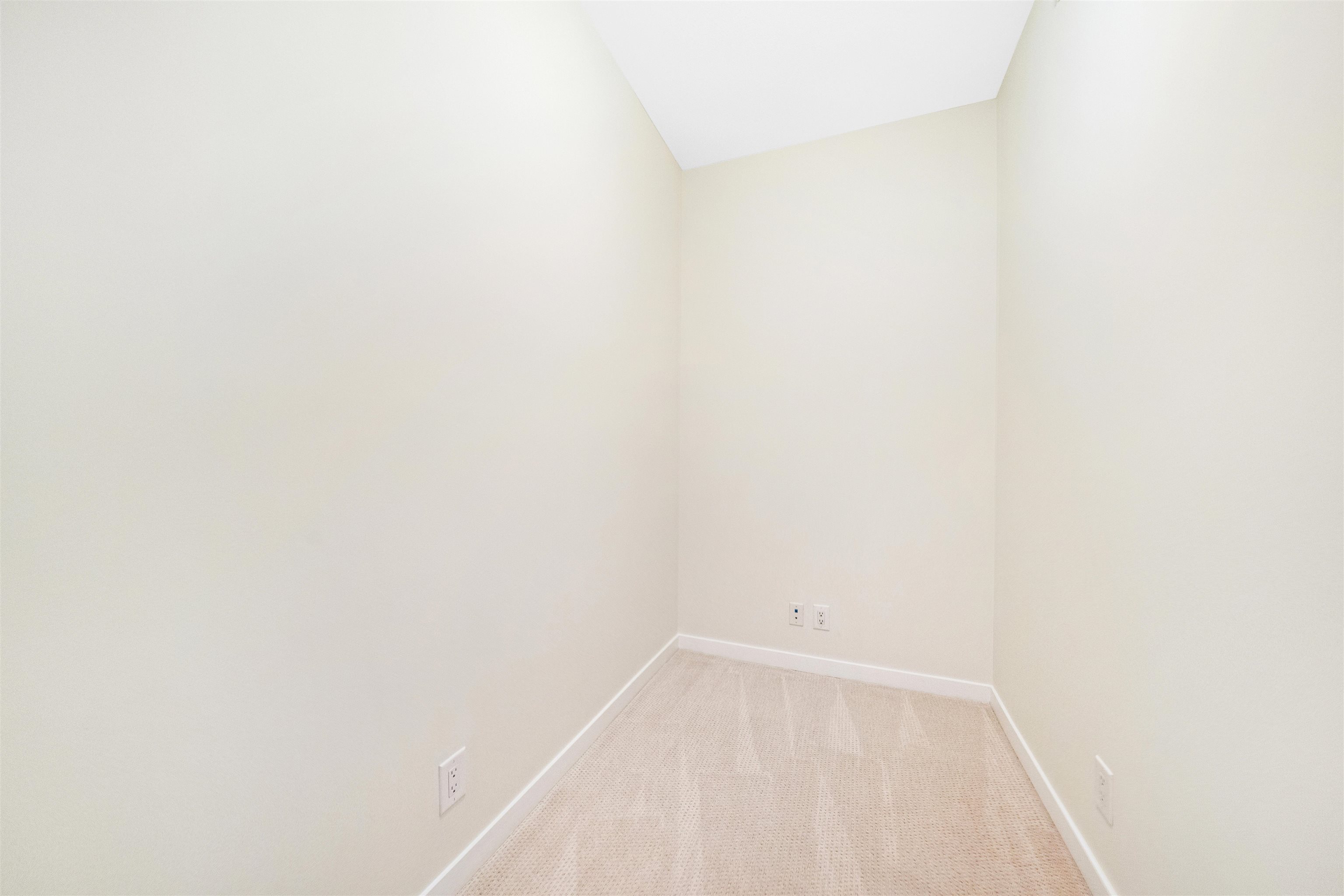 605 2345 MADISON AVENUE Unit: 605