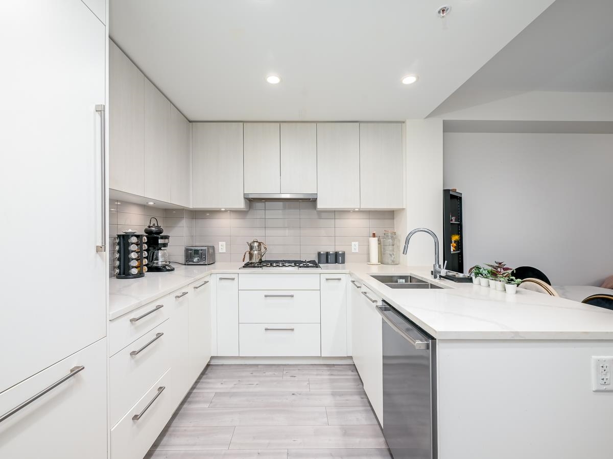 120 2035 GLENAIRE DRIVE Unit: 120