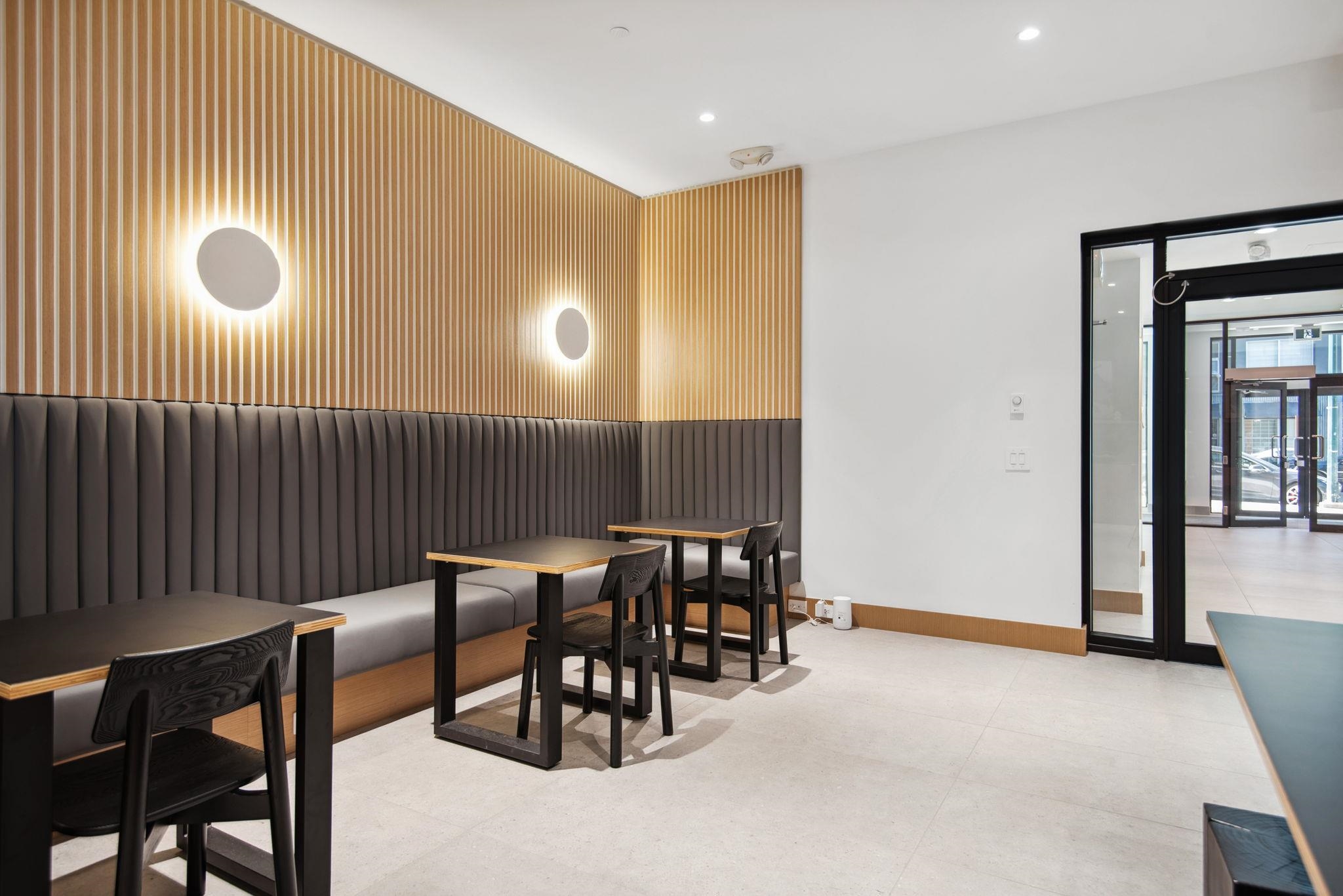 321 2520 GUELPH STREET Unit: 321