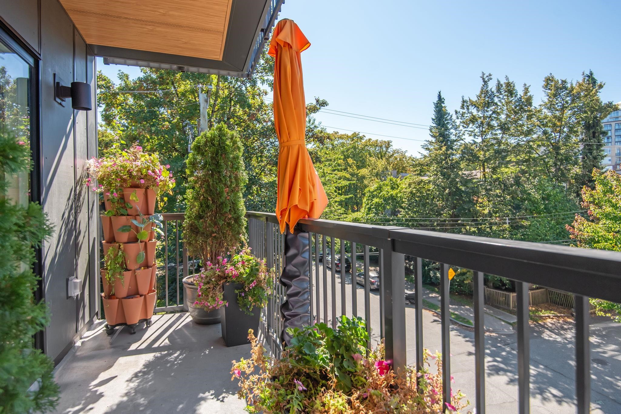 321 2520 GUELPH STREET Unit: 321