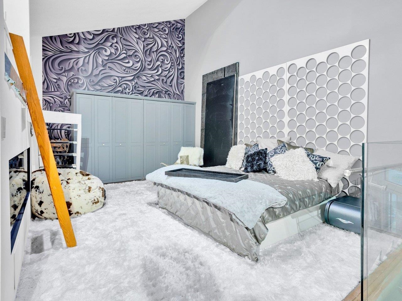 1306 33 CHESTERFIELD PLACE Unit: 1306