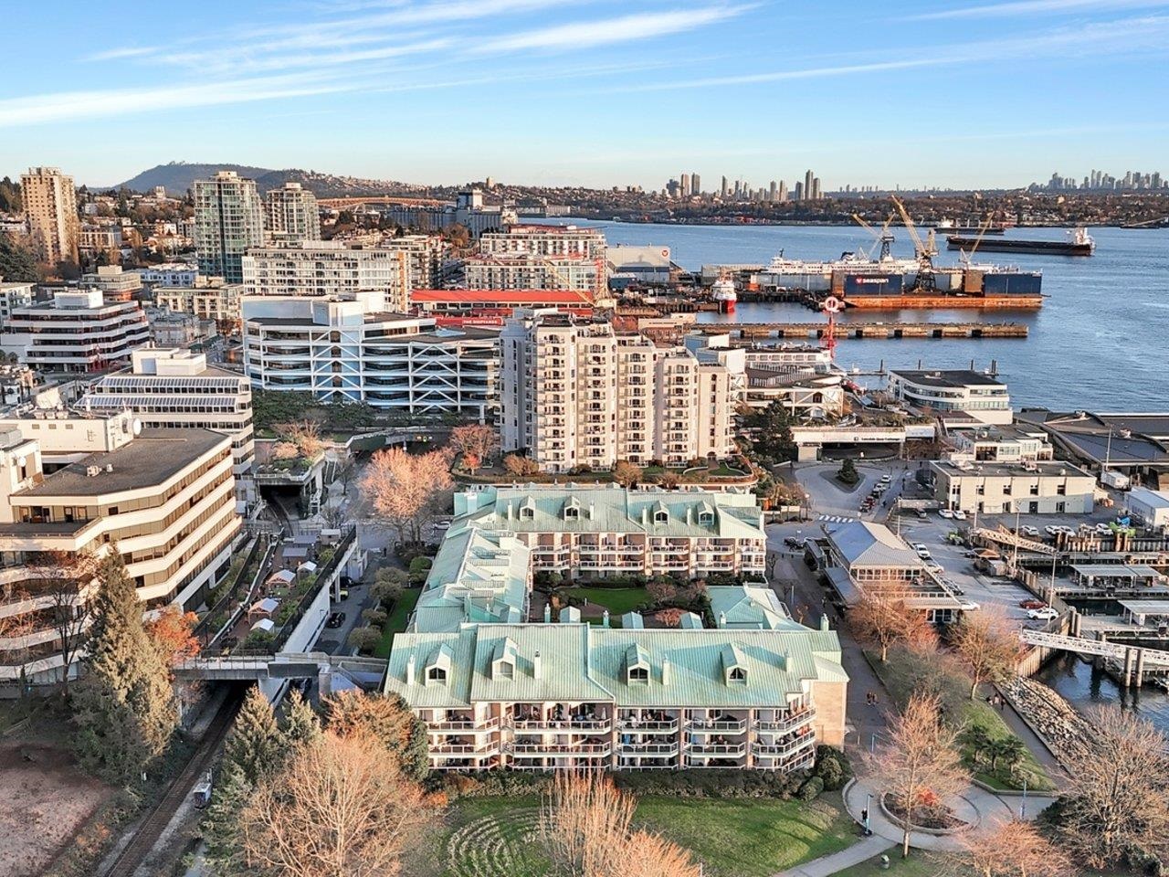 1306 33 CHESTERFIELD PLACE Unit: 1306