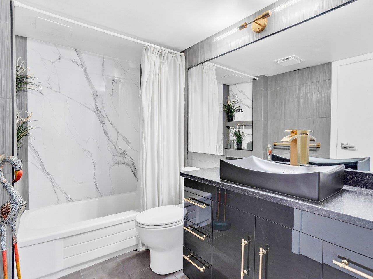 1306 33 CHESTERFIELD PLACE Unit: 1306