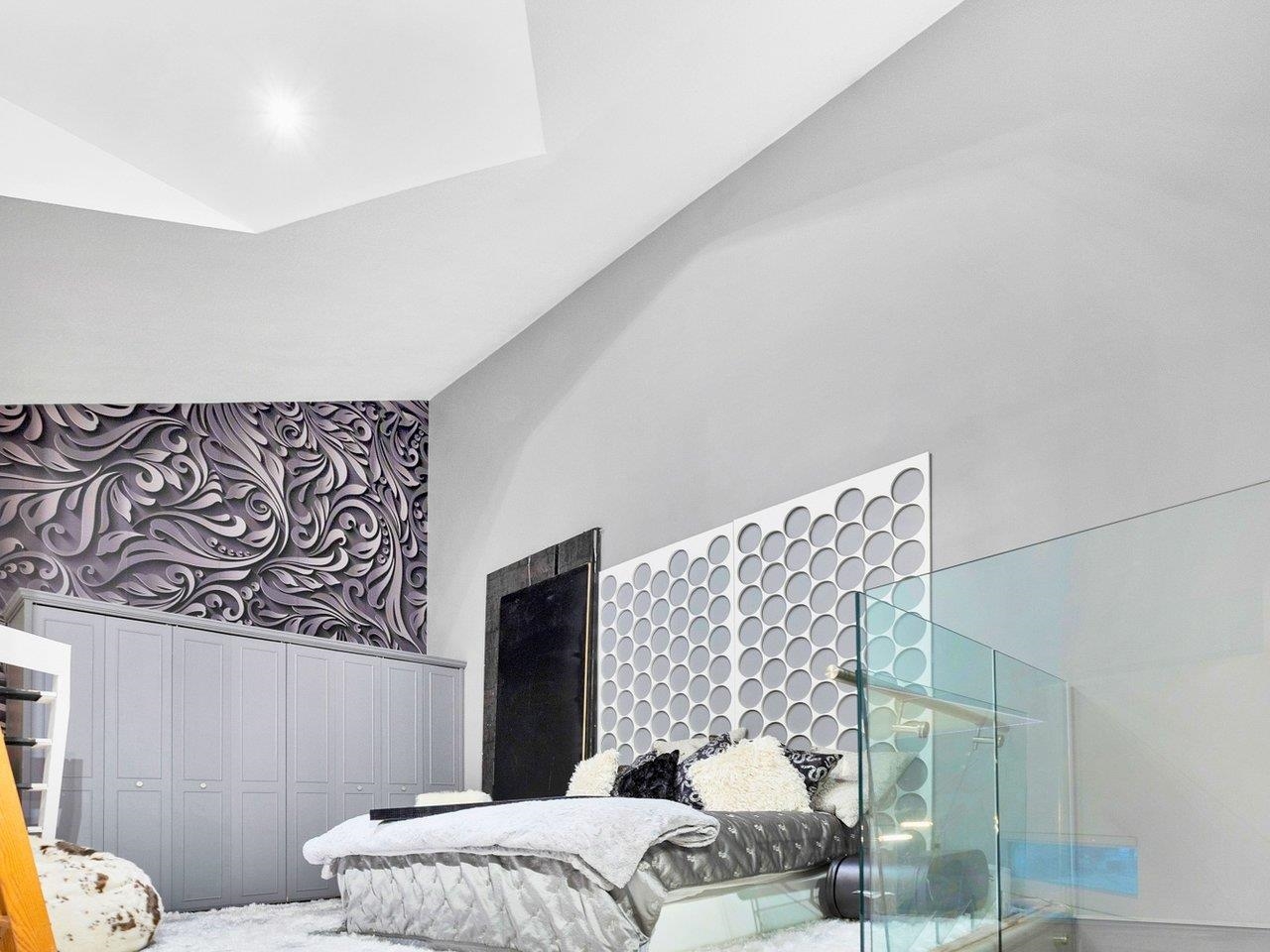 1306 33 CHESTERFIELD PLACE Unit: 1306