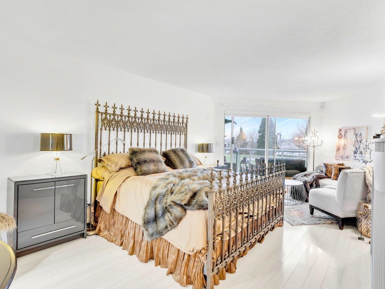 1306 33 CHESTERFIELD PLACE Unit: 1306