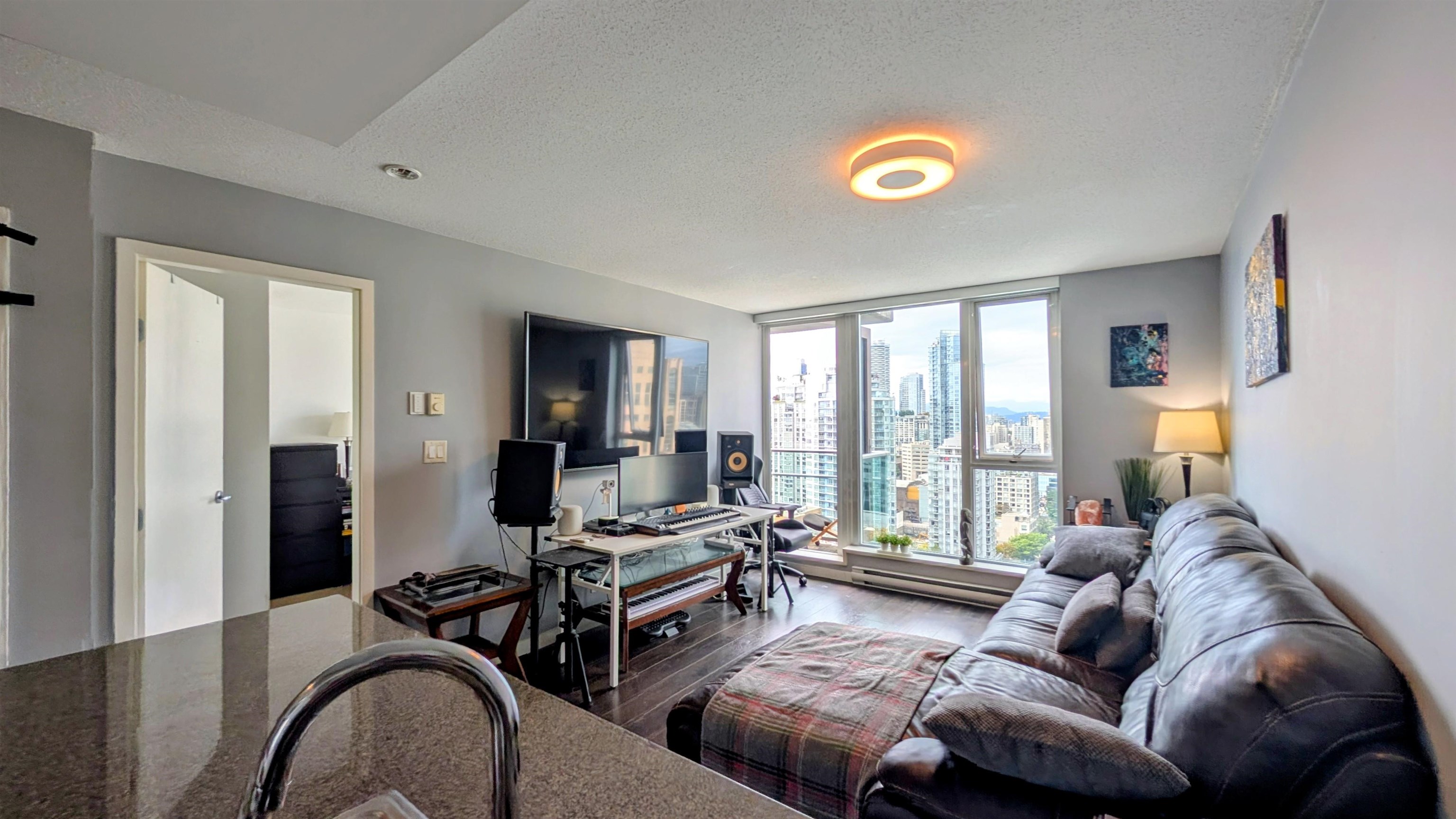 3301 233 ROBSON STREET Unit: 3301