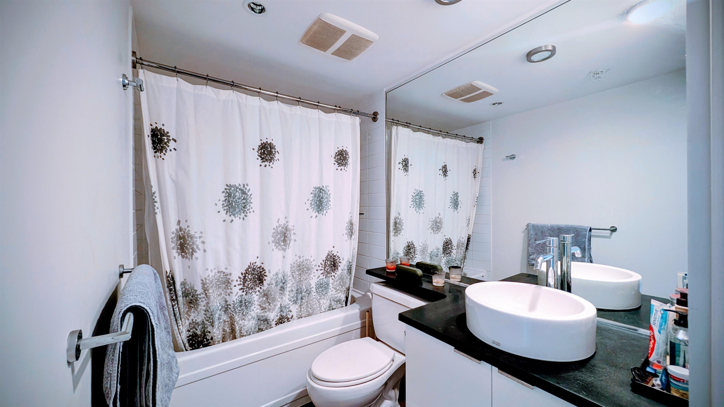 3301 233 ROBSON STREET Unit: 3301