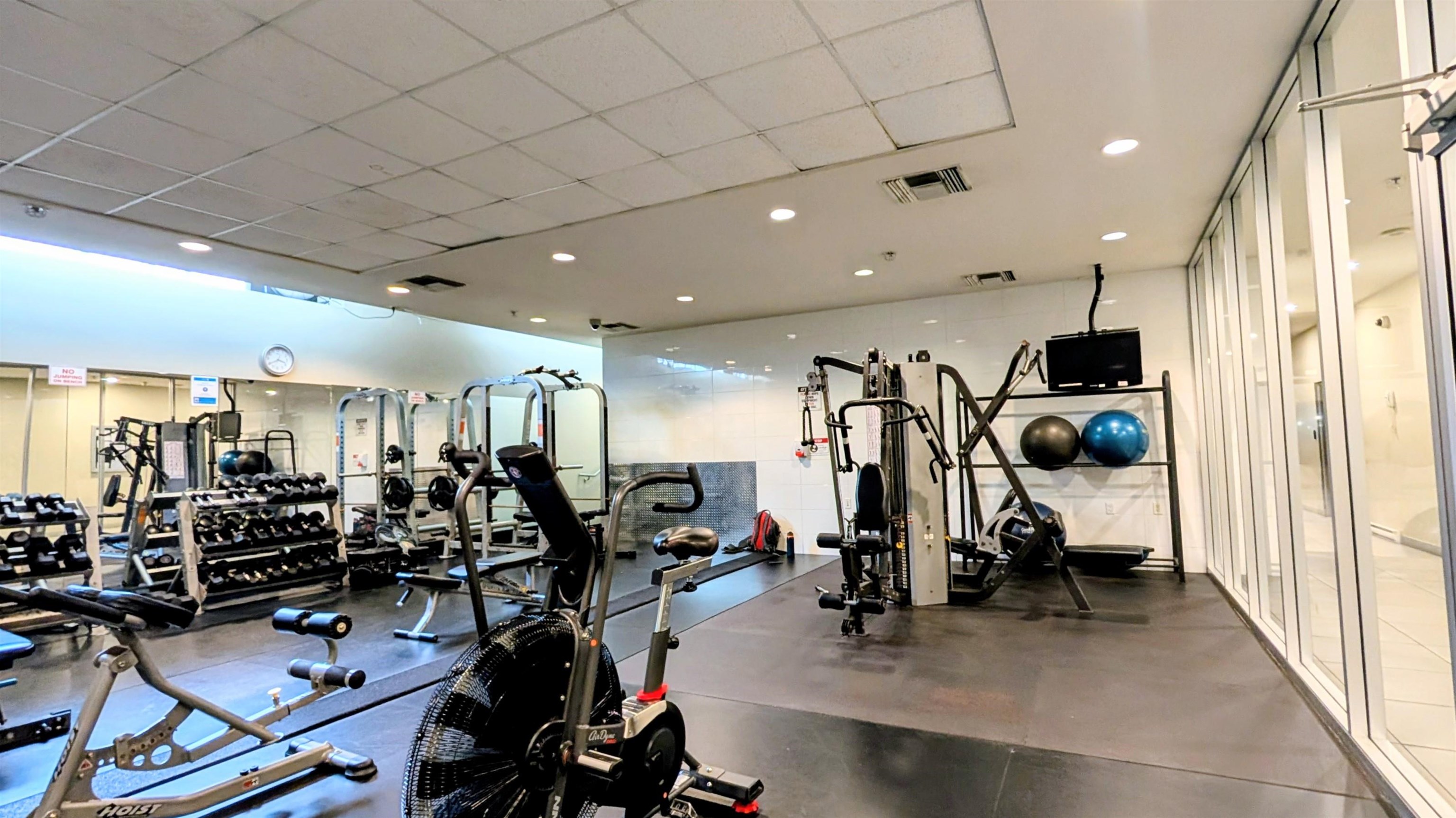 3301 233 ROBSON STREET Unit: 3301