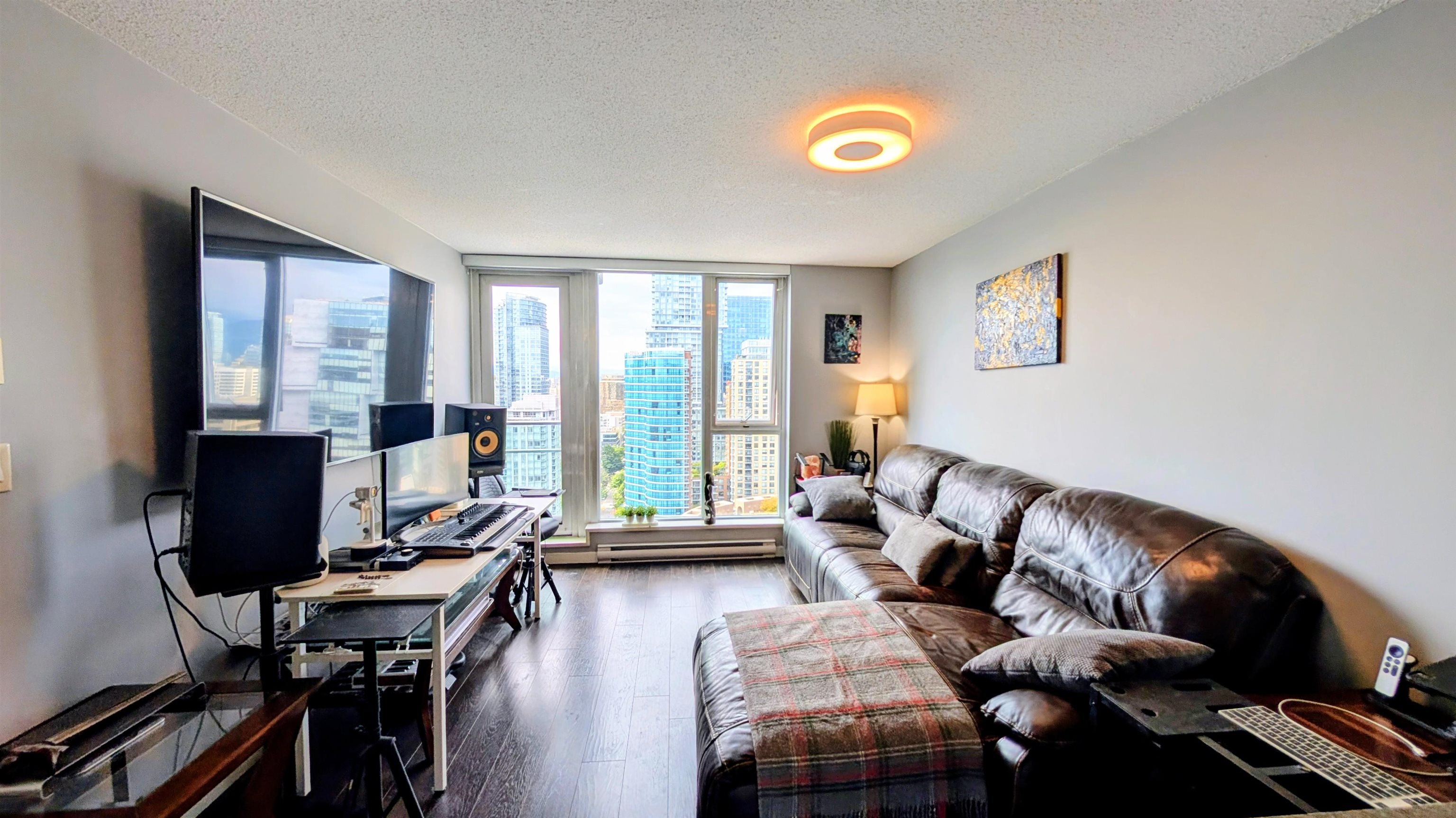 3301 233 ROBSON STREET Unit: 3301