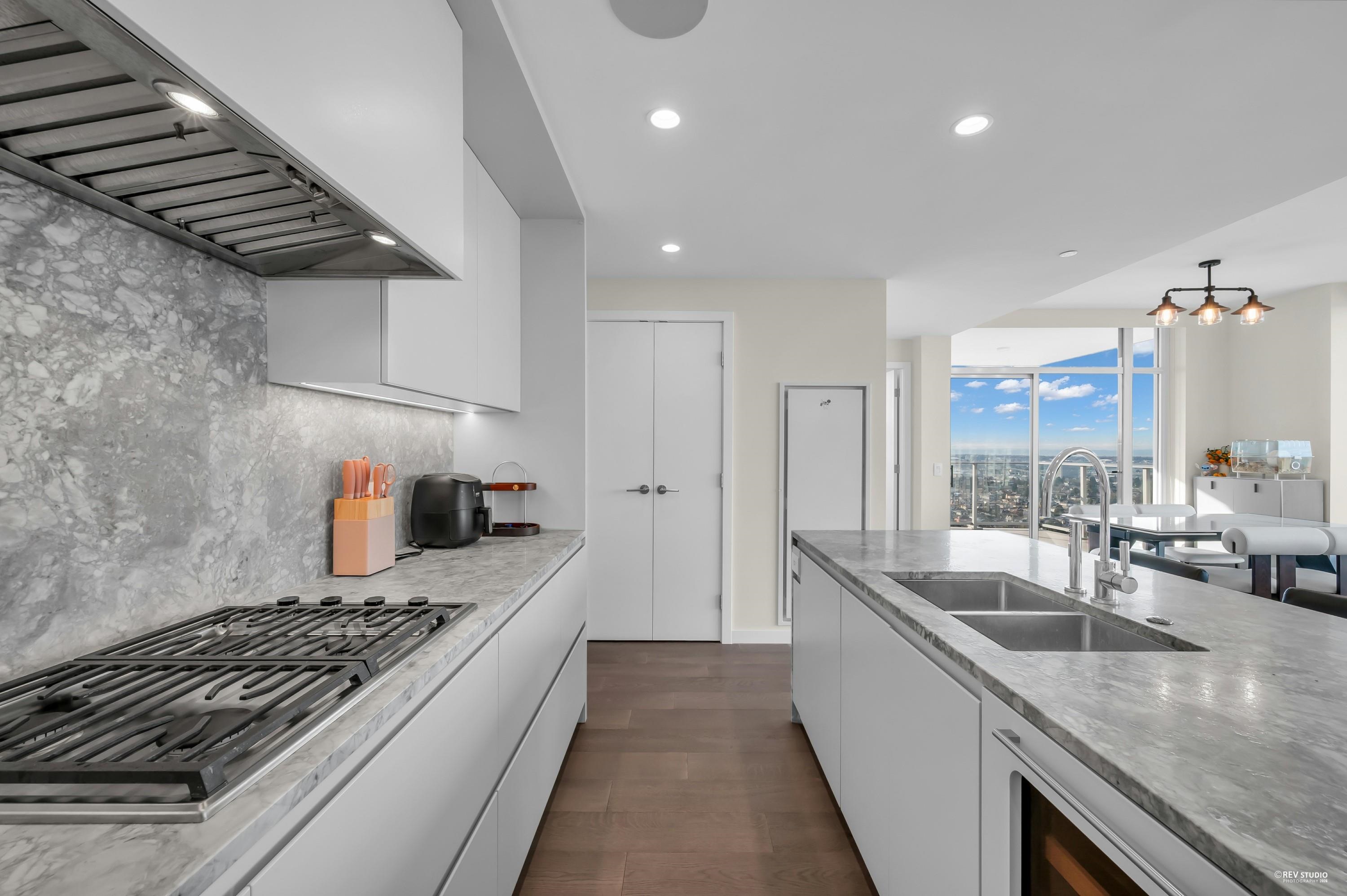 1906 7433 CAMBIE STREET Unit: 1906