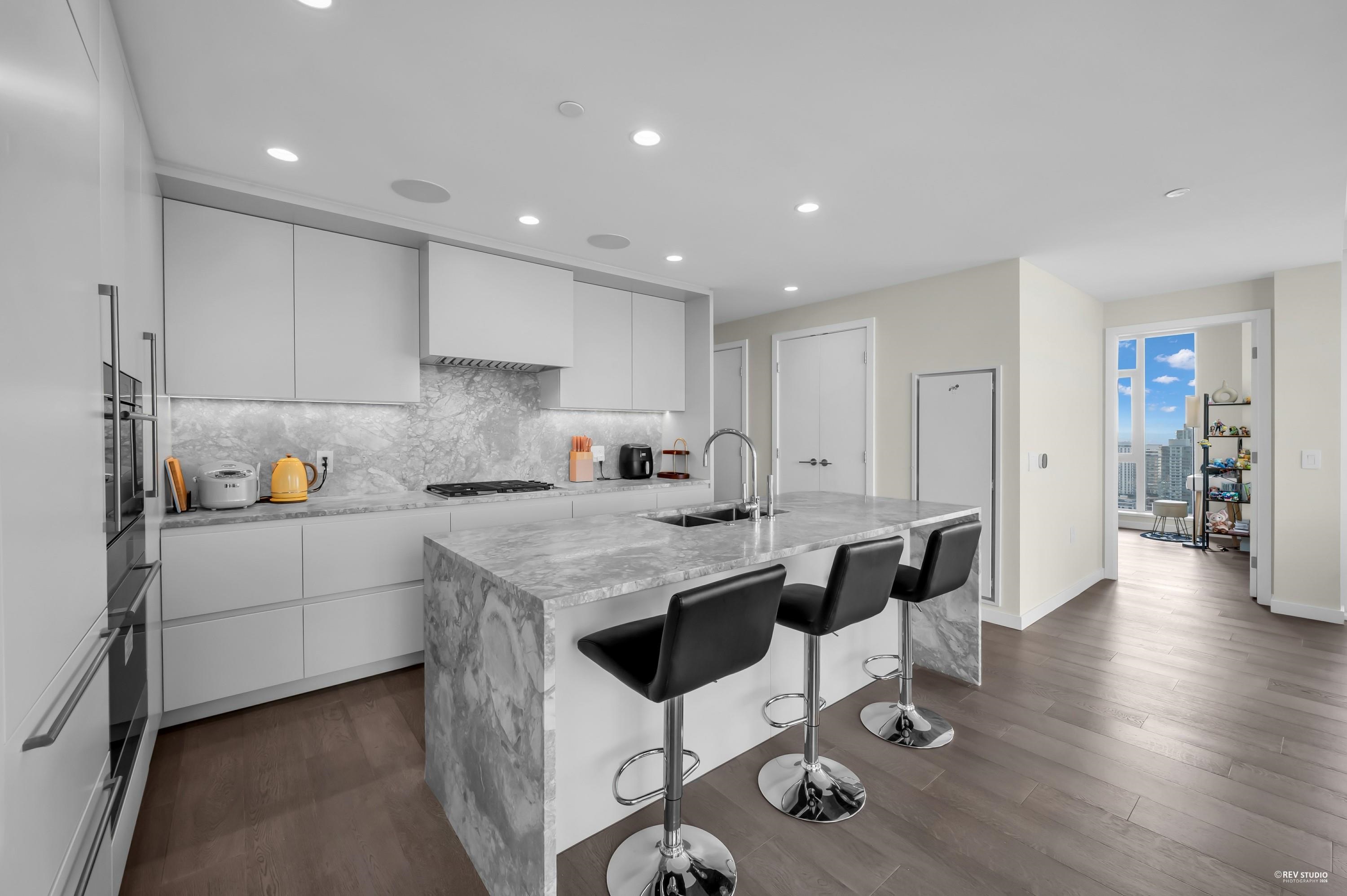 1906 7433 CAMBIE STREET Unit: 1906