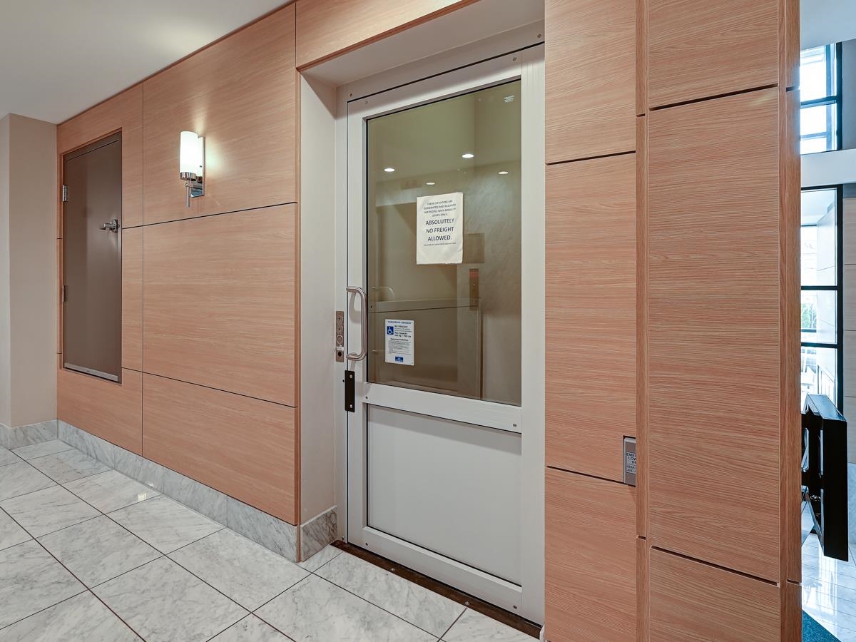 102 9213 ODLIN ROAD Unit: 102