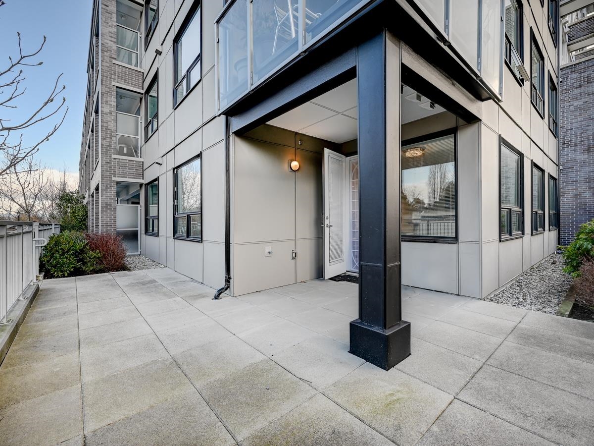 102 9213 ODLIN ROAD Unit: 102