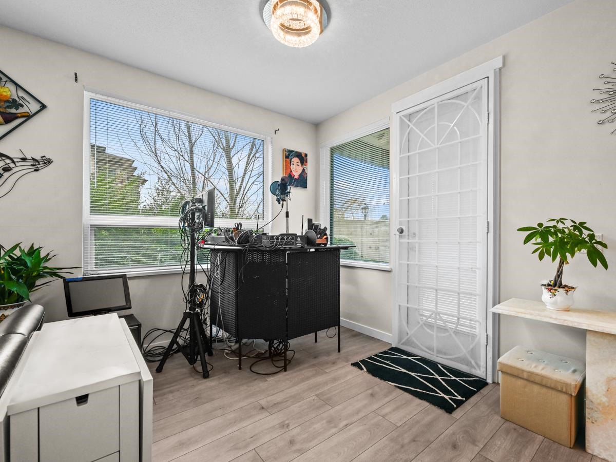 102 9213 ODLIN ROAD Unit: 102