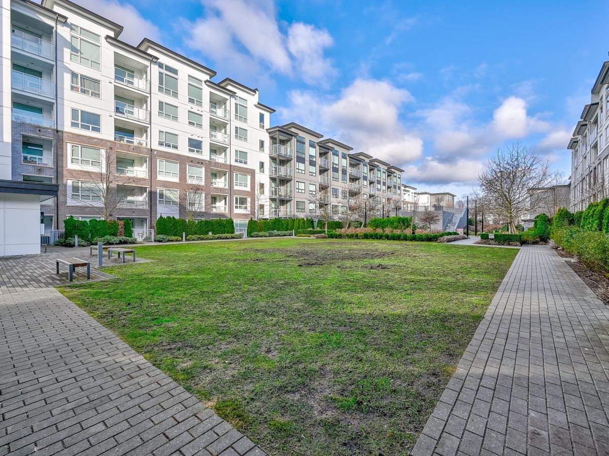 102 9213 ODLIN ROAD Unit: 102
