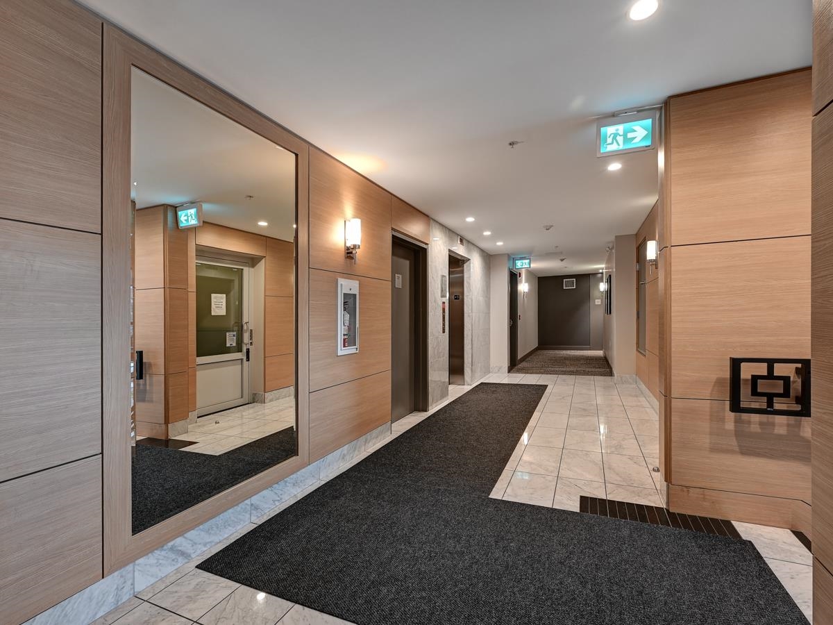 102 9213 ODLIN ROAD Unit: 102