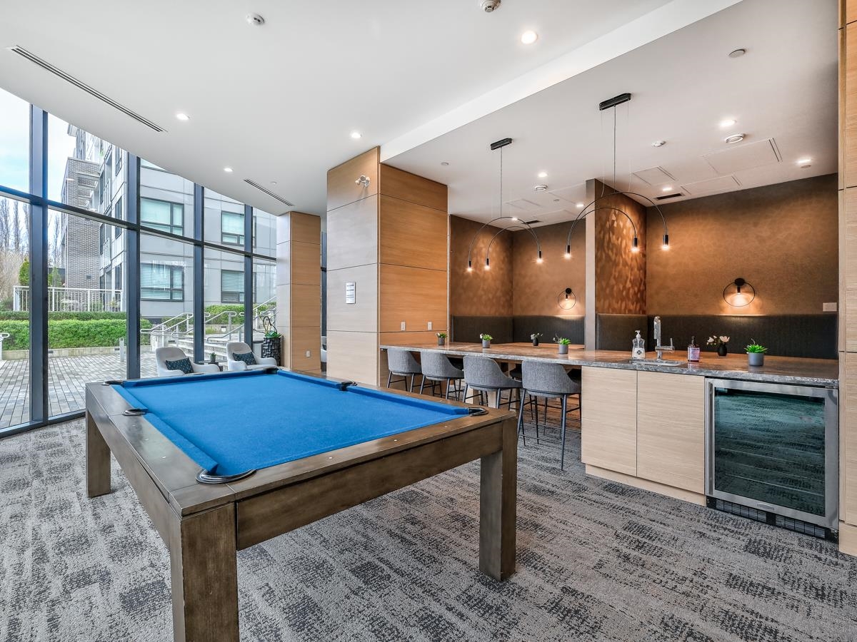 102 9213 ODLIN ROAD Unit: 102