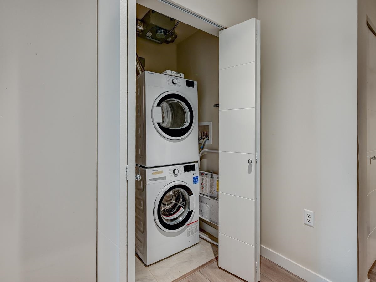 102 9213 ODLIN ROAD Unit: 102