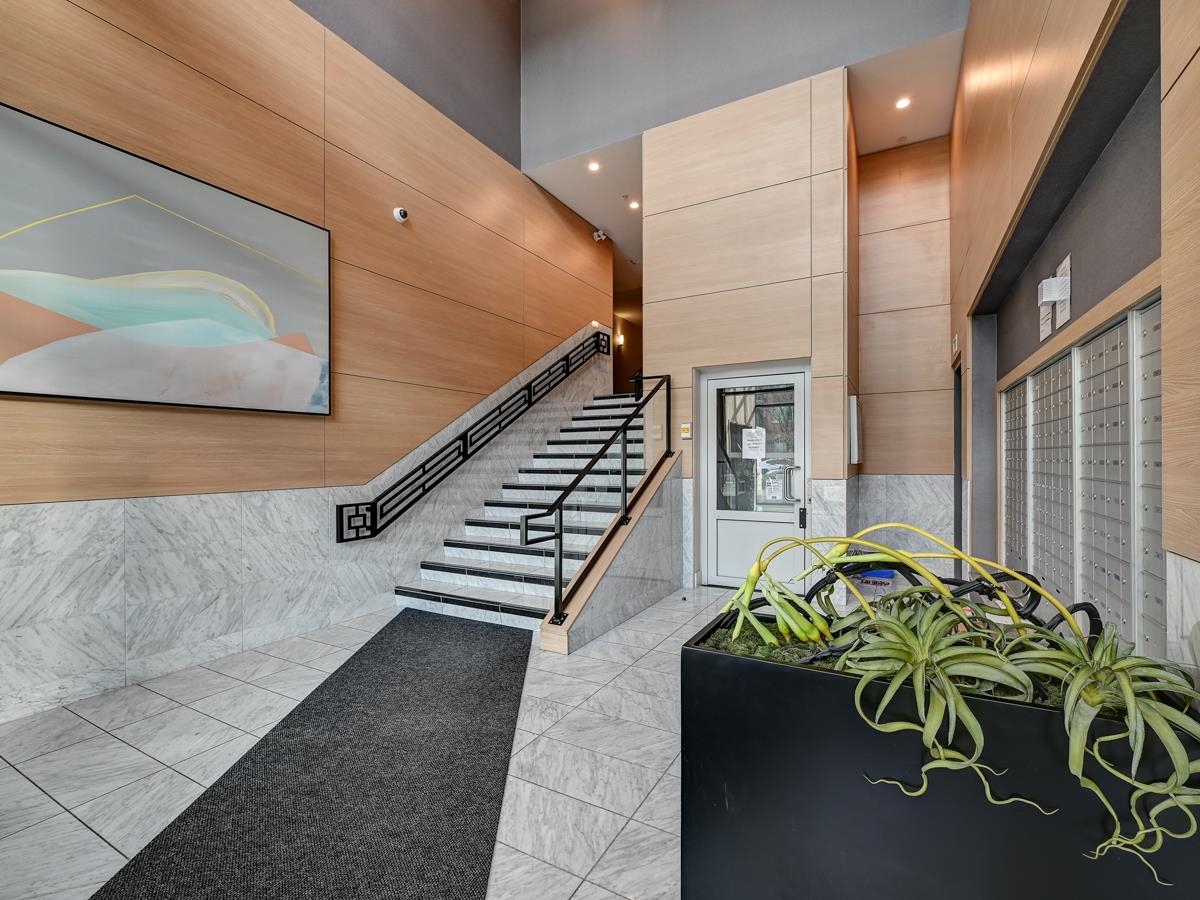 102 9213 ODLIN ROAD Unit: 102